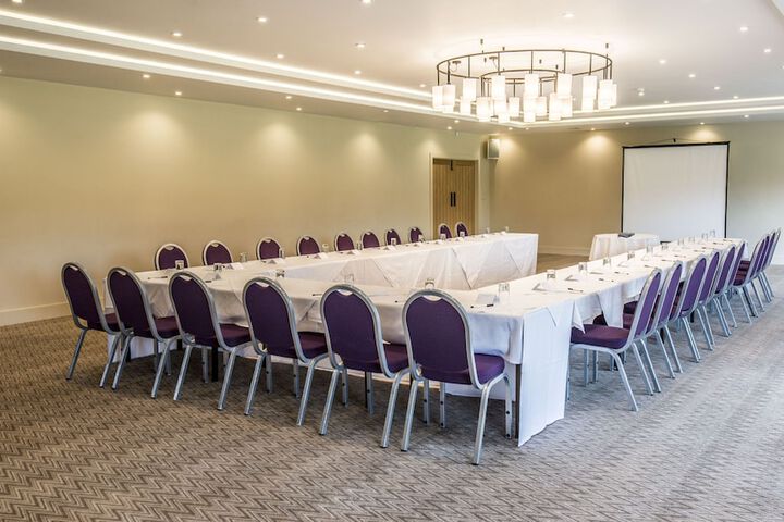 Business Center 61 of 74