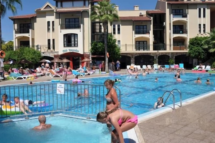 Pools & Facilities