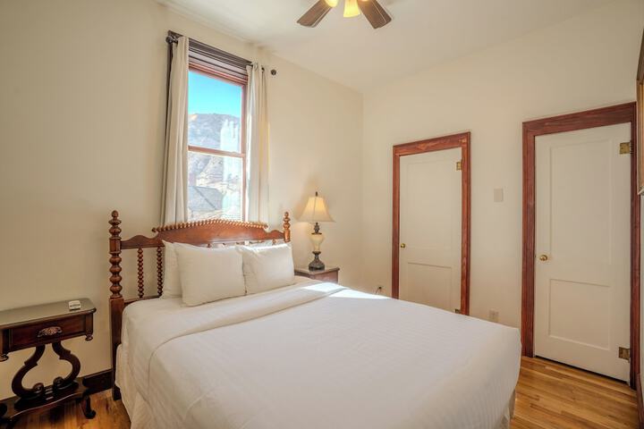 Room 47 of 95