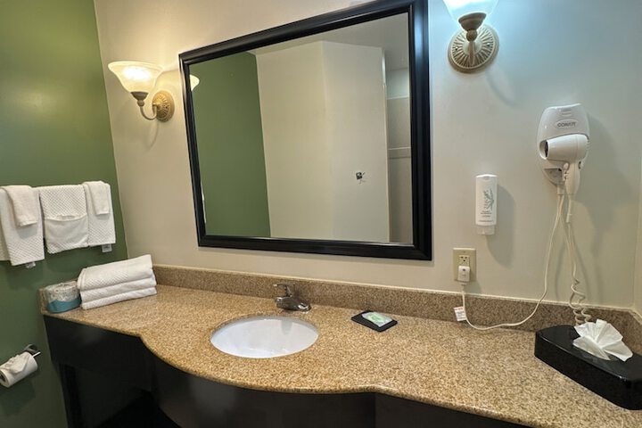 Room 35 of 41
