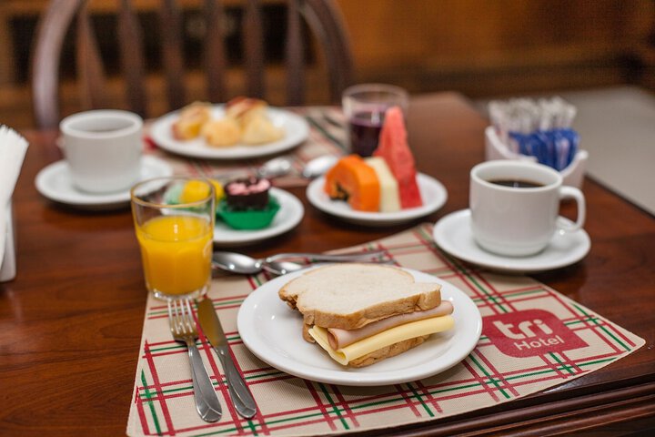 Breakfast/Coffee Service 40 of 67