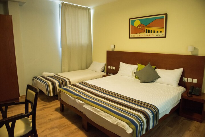 Room 10 of 56