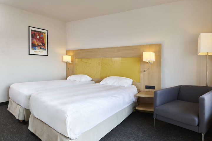 Room 5 of 116
