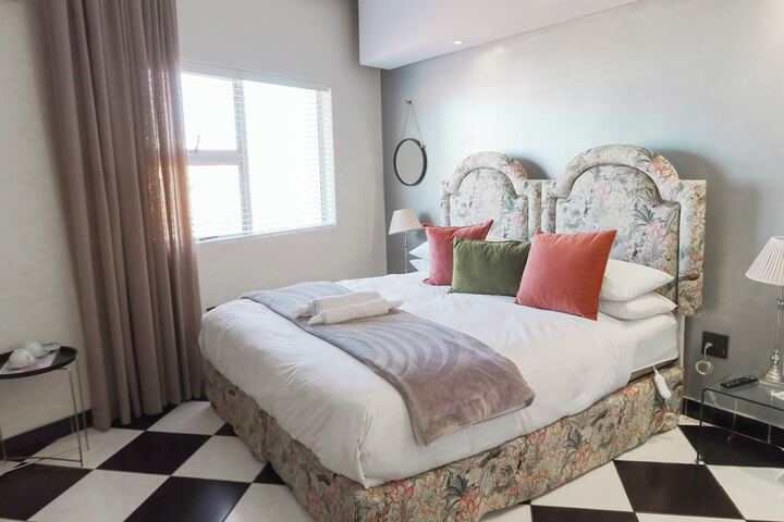 Room 4 of 36