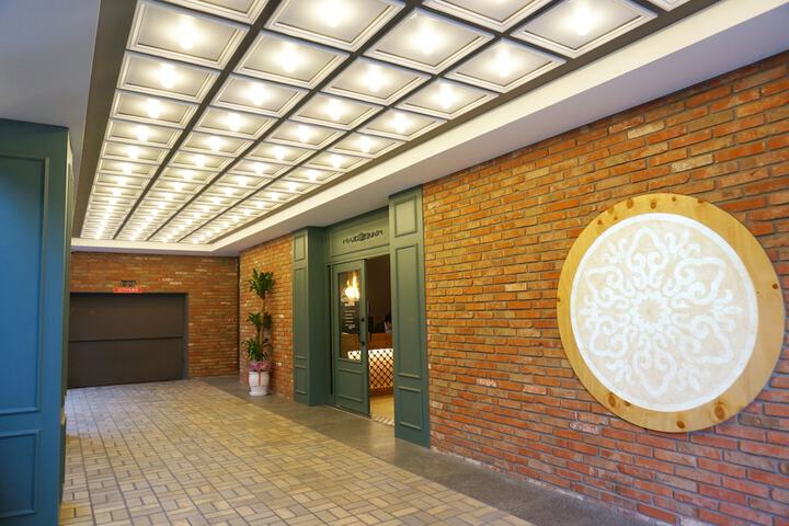 Hotel Lobby