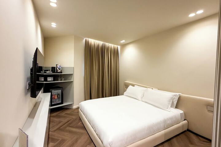 Room 48 of 104