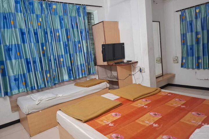 Room 6 of 23