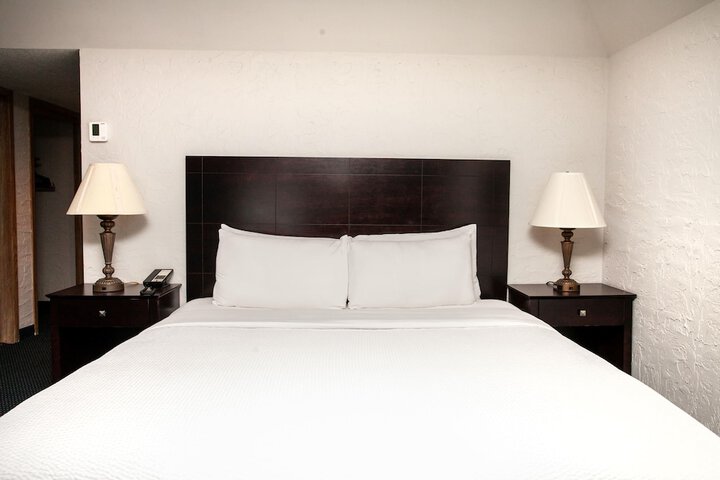 Room 65 of 175