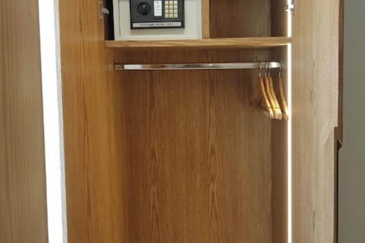 Room 21 of 54
