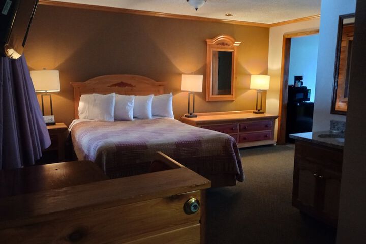 2 Queen Beds (3 of 28)