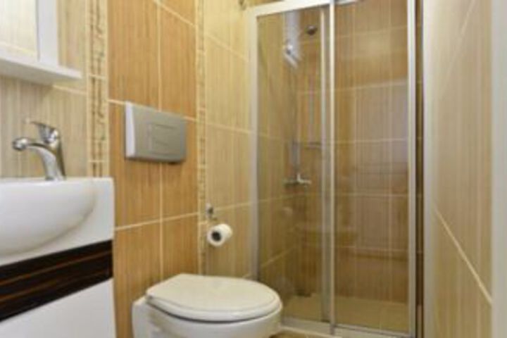 Room 4 of 34
