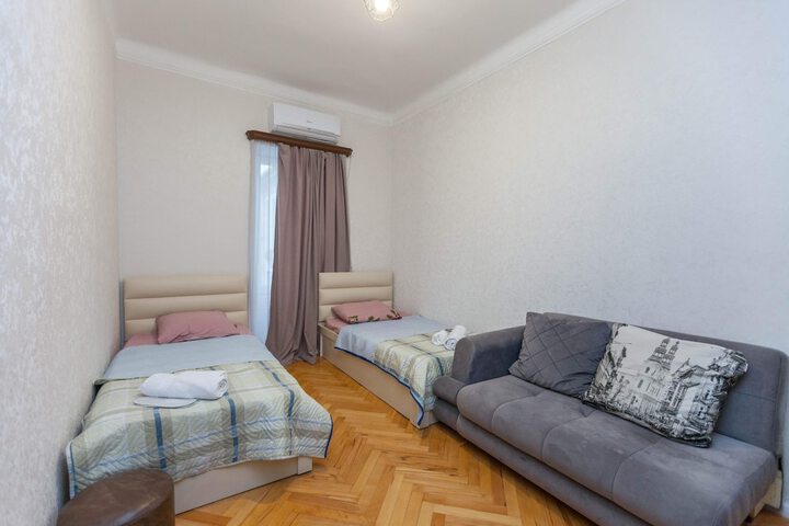 Room 2 of 11