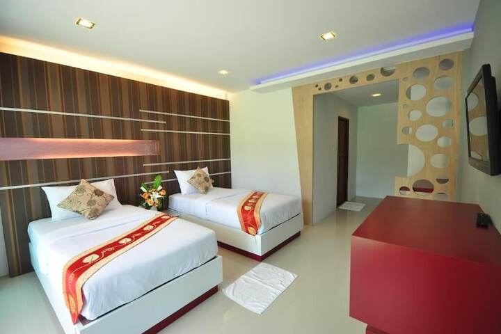 Room 10 of 42