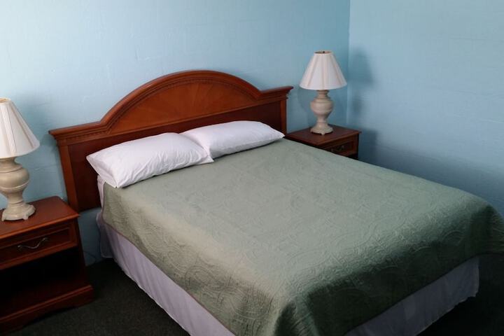 Room 2 of 9