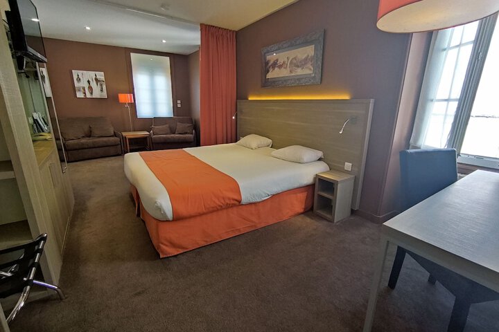 Room 19 of 50