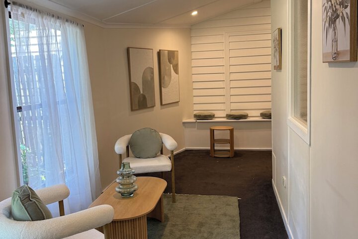 Room 5 of 11