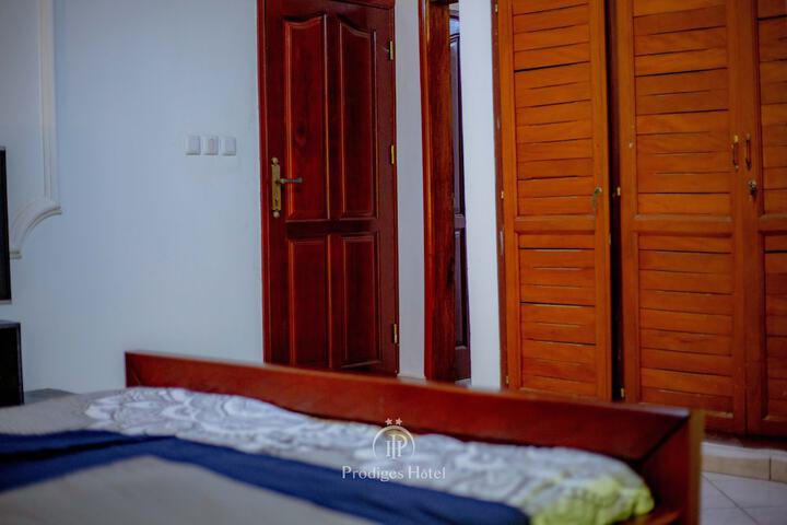 Room 14 of 307
