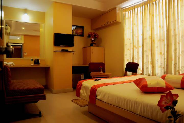 Room 10 of 36
