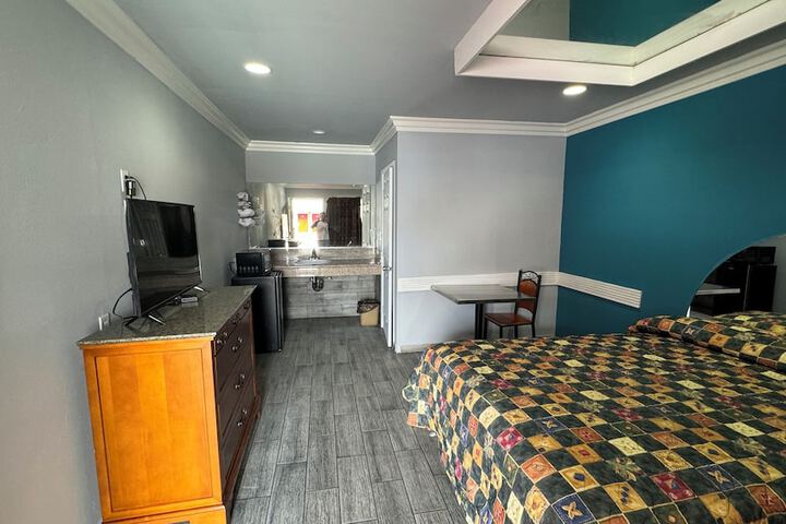 Room 8 of 31