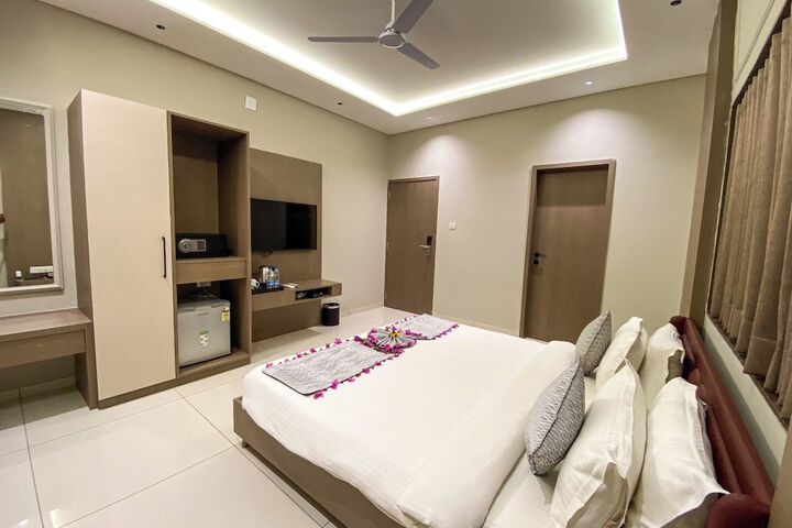 Room 8 of 86