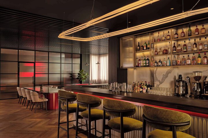 Lounge 60 of 70