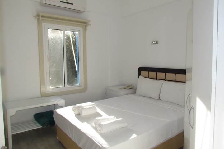 Room 10 of 48