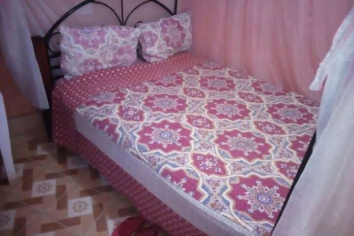 Room 6 of 11