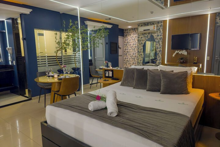 Room 3 of 35