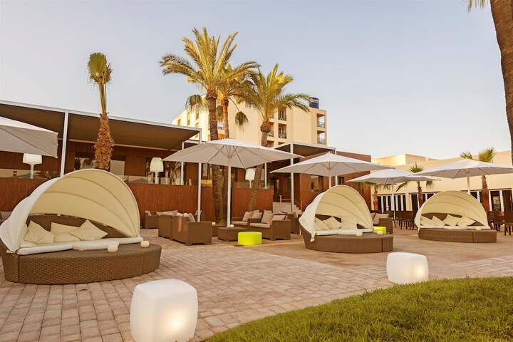 Hotel Pool