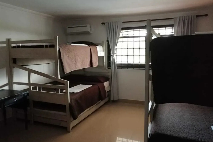 Room 6 of 18