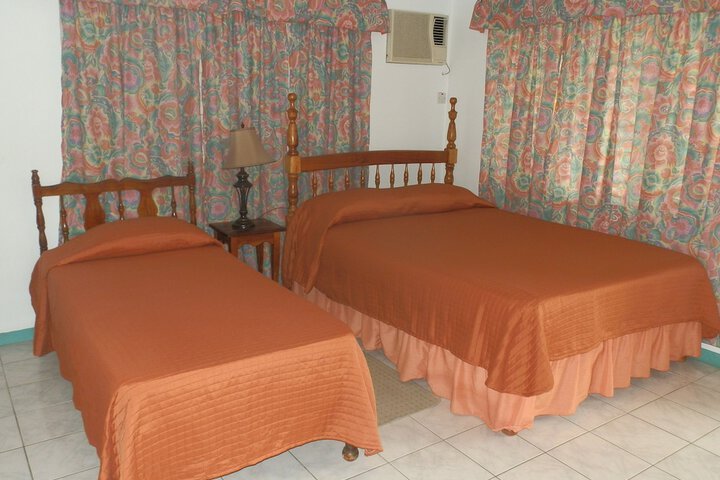 Room 5 of 32