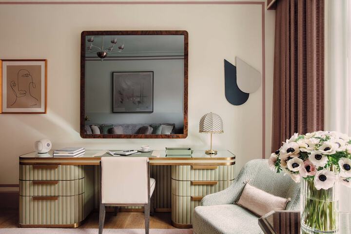 Room 12 of 61