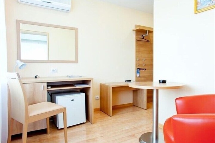 Room 44 of 66