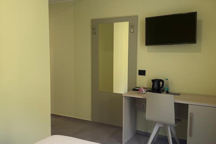 Room 32 of 104