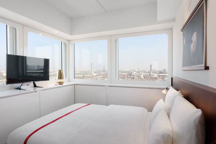 Room 7 of 75