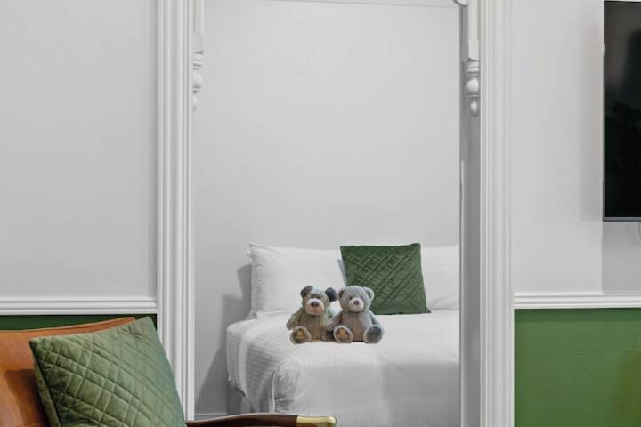 Room 5 of 30