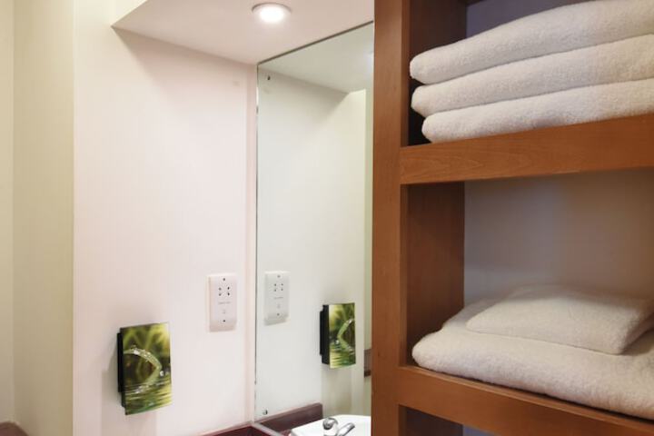 Room 15 of 27