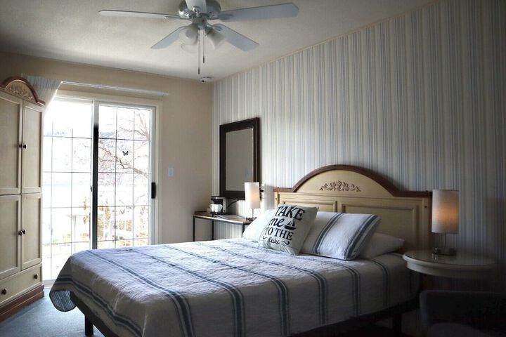 Room 13 of 22