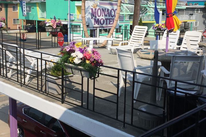 Sundeck 20 of 28