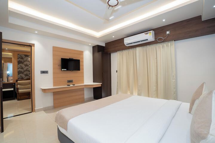 Room 34 of 174