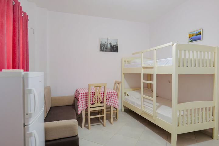 Room 14 of 68