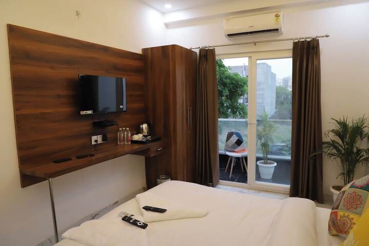 Room 10 of 17
