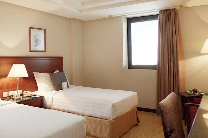 Room 35 of 119