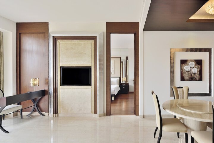 Room 34 of 77
