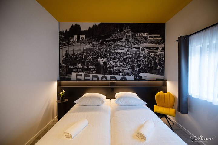 Room 6 of 25