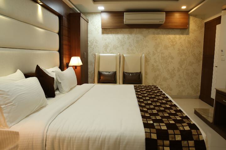 Room 37 of 123