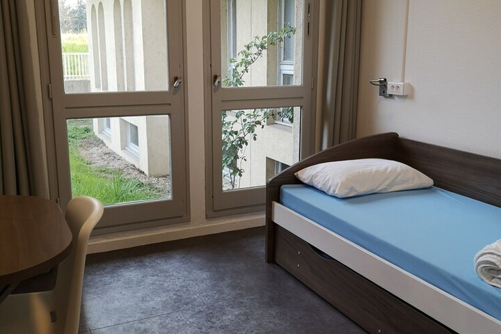 Room 12 of 135