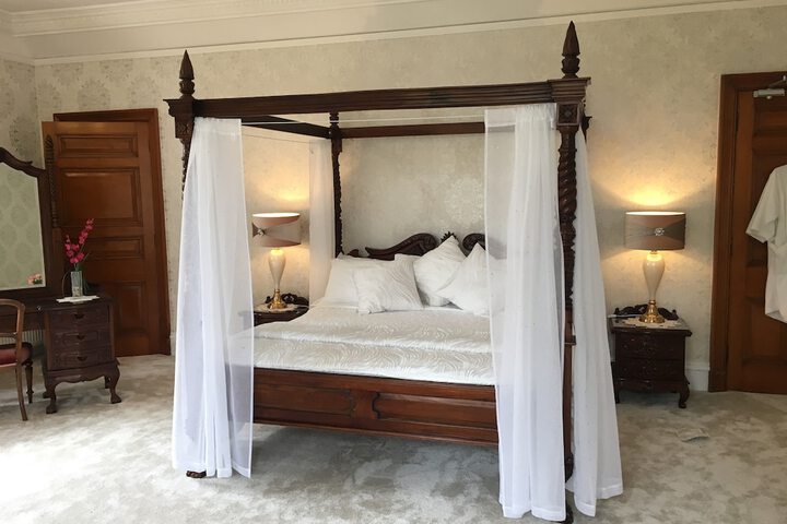Room 37 of 65