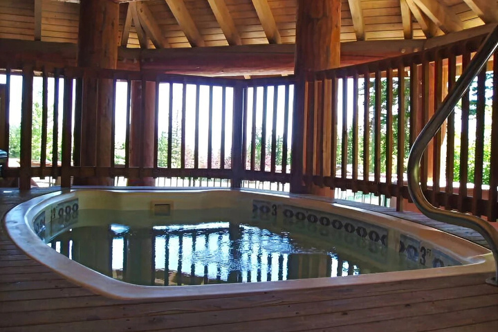 Pool 6 of 9