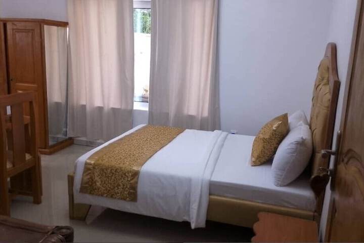 Room 5 of 20